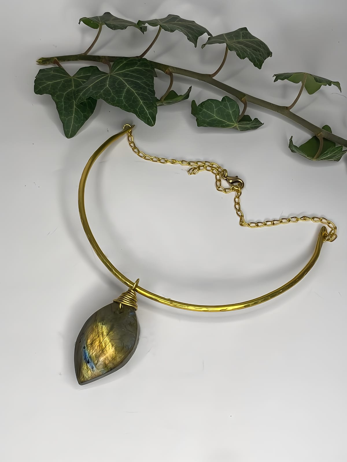 Girocollo in Ottone e Labradorite Spectrolite
