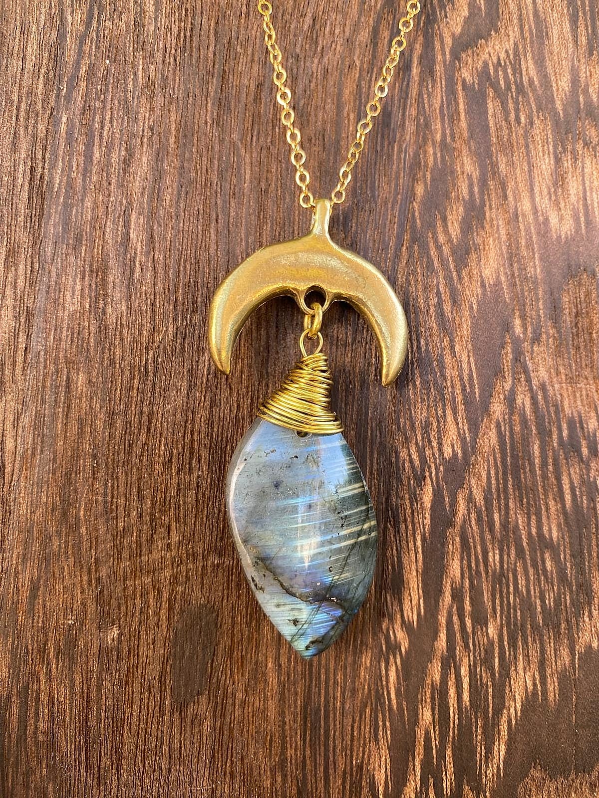 Collana Luna in Ottone e Labradorite azzurra