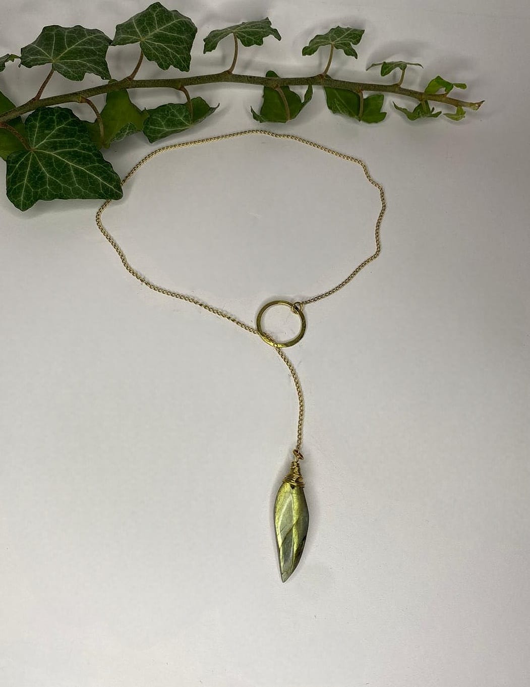 Collana con anello in Ottone e Labradorite verde oro