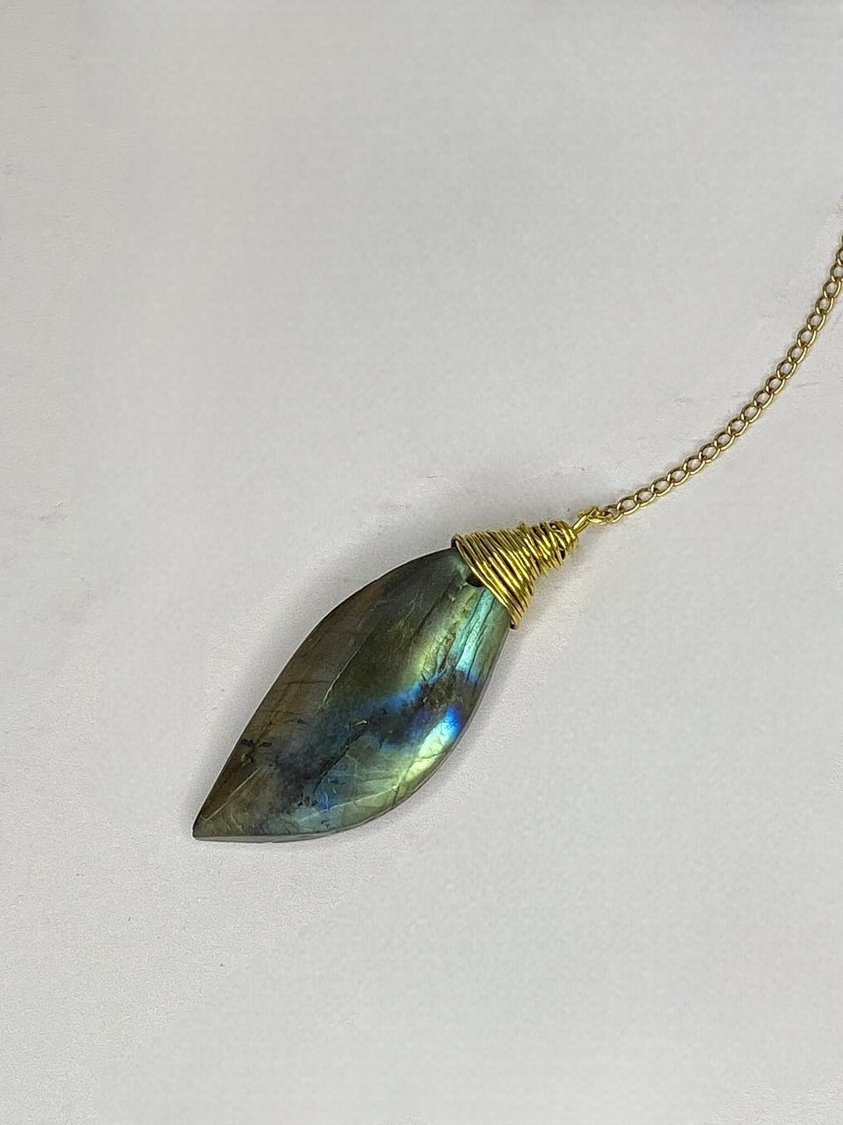 Collana girocollo in Ottone e Labradorite Spectrolite