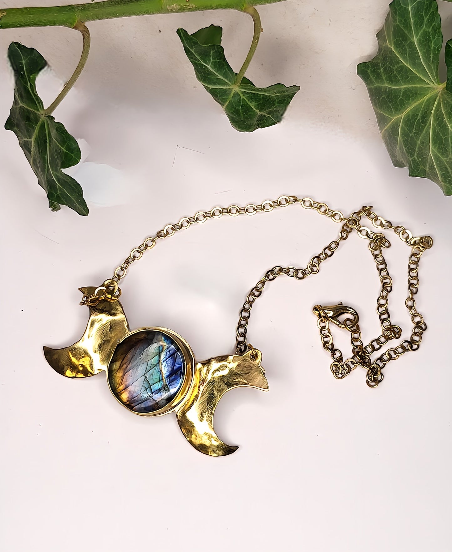 Ciondolo Fasi Lunari in Ottone e Labradorite Spectrolite