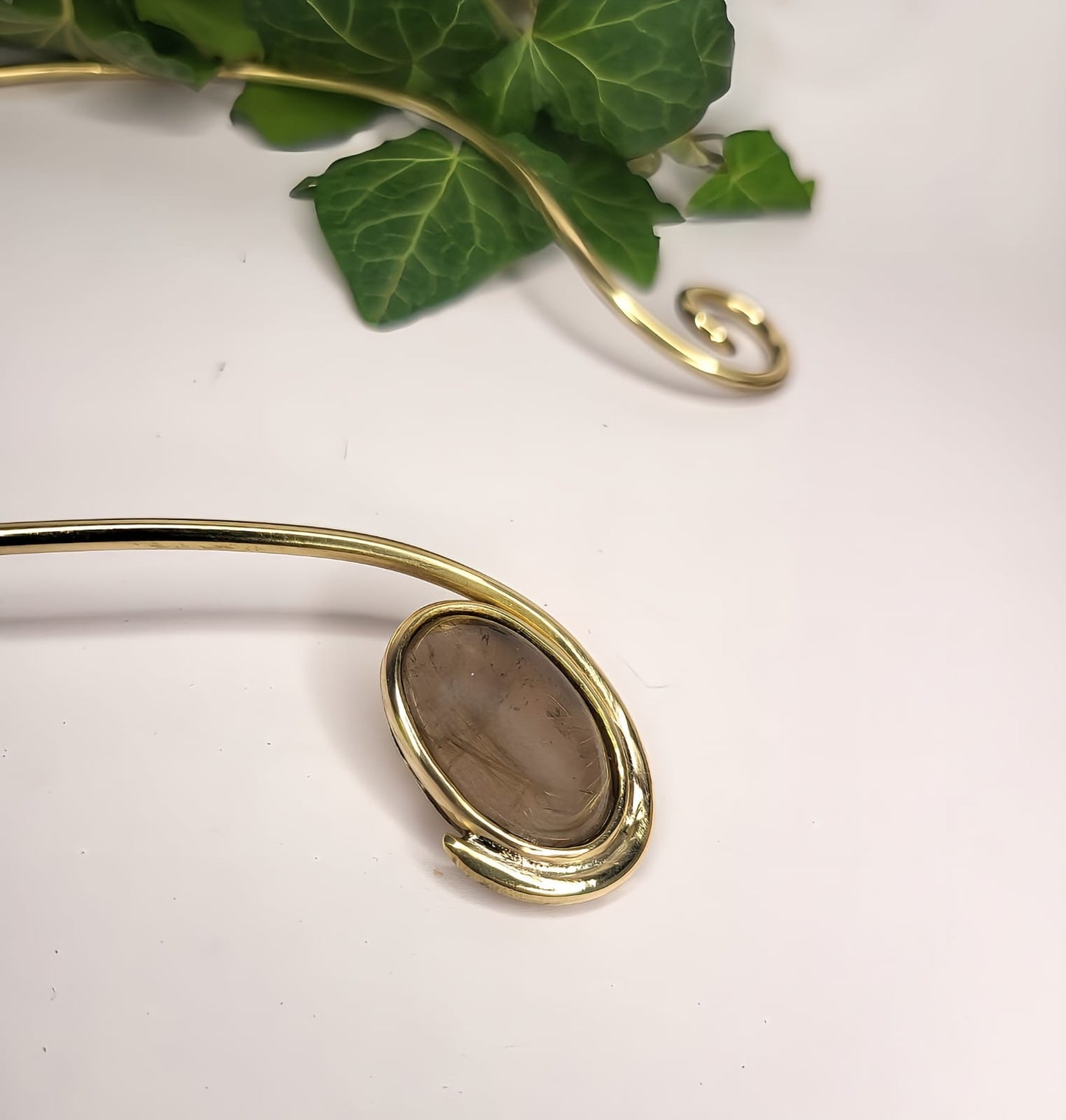 Collana Torque in Ottone e Quarzo Rutilato