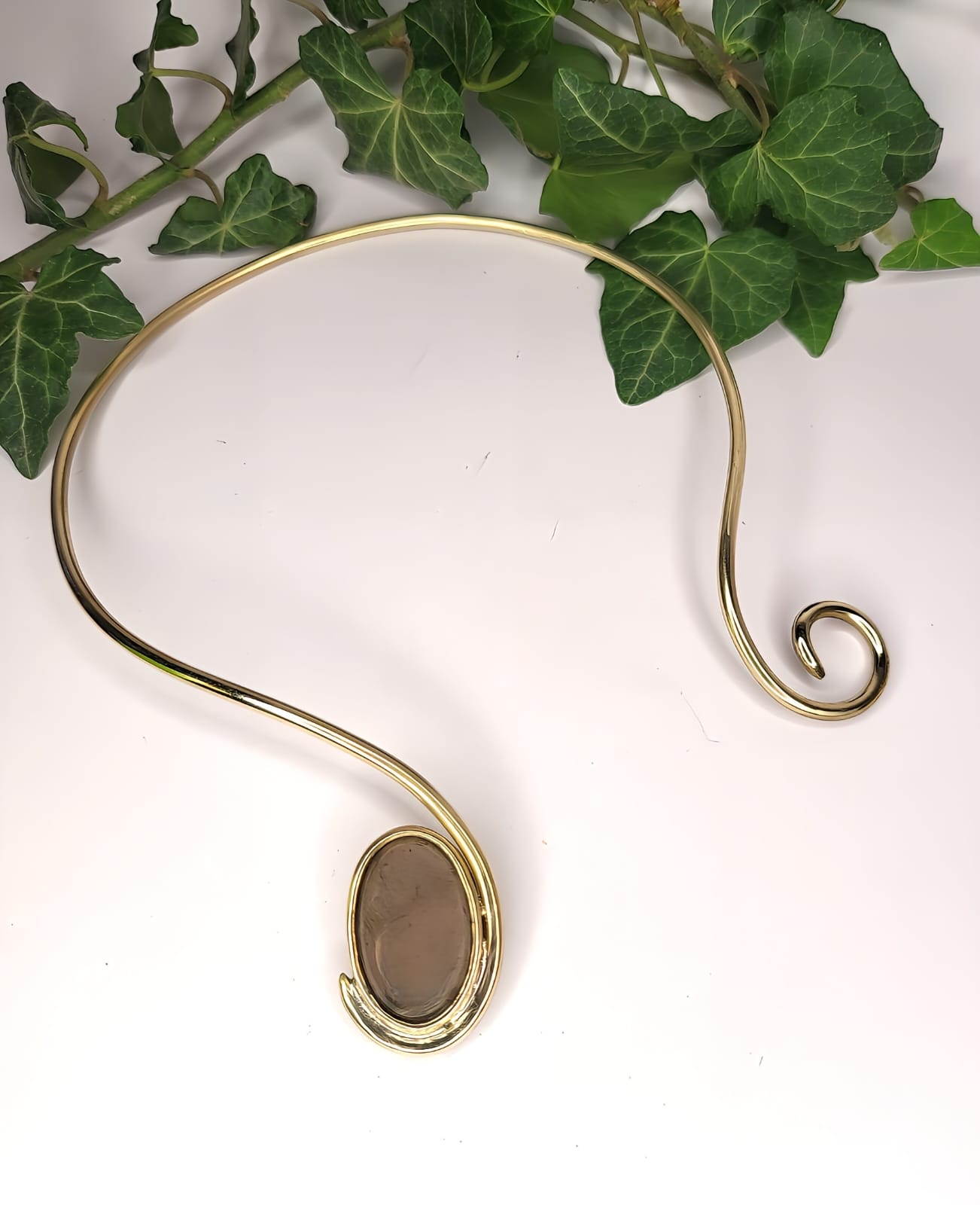 Collana Torque in Ottone e Quarzo Rutilato