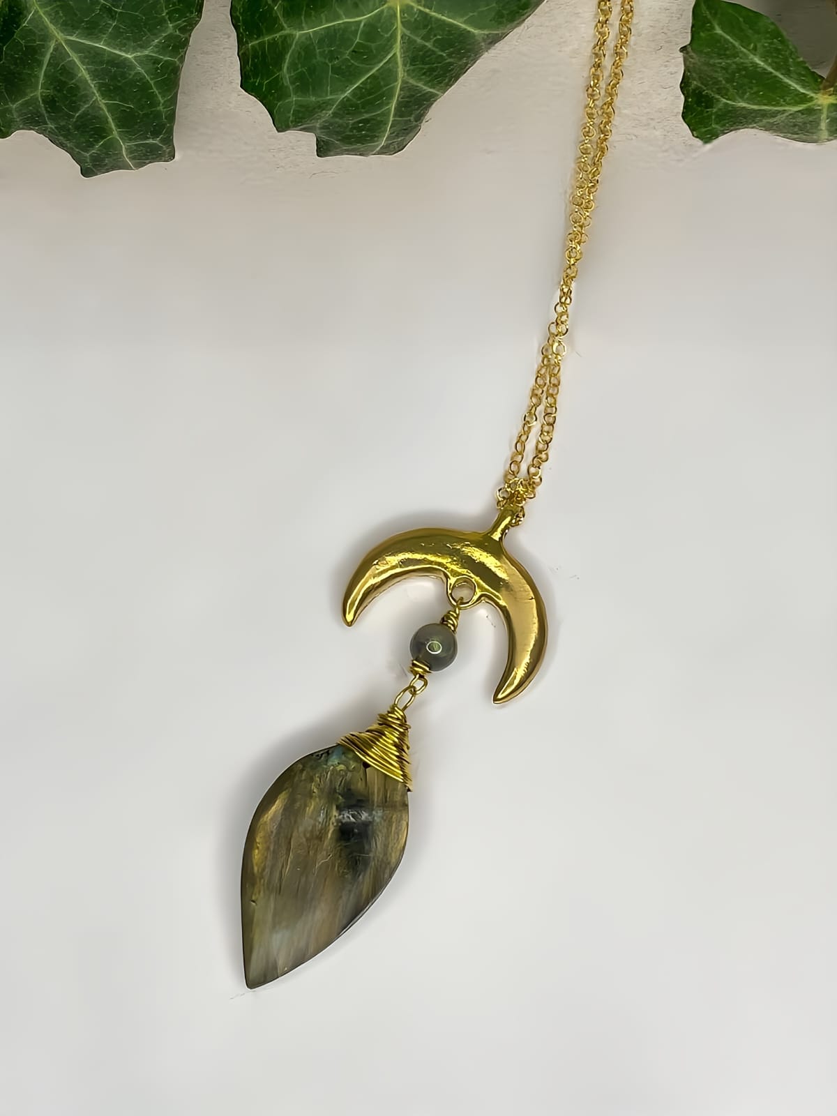 Collana Luna in Ottone e Dea in Labradorite