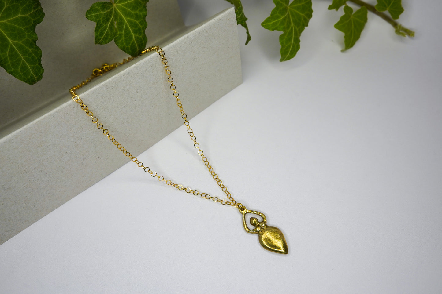 Collana Dea Madre