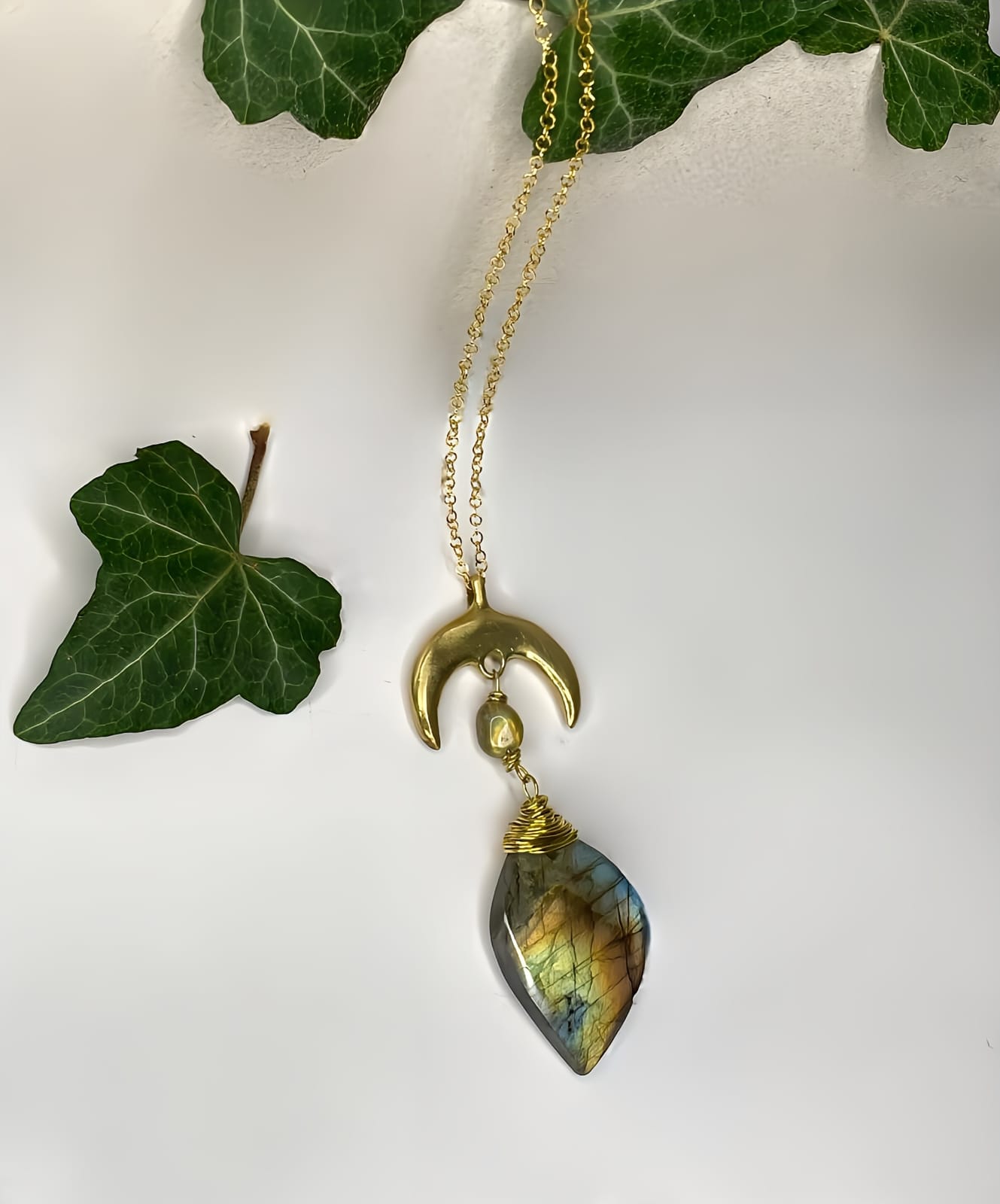 Collana Luna in Ottone e Dea in Labradorite Spectrolite