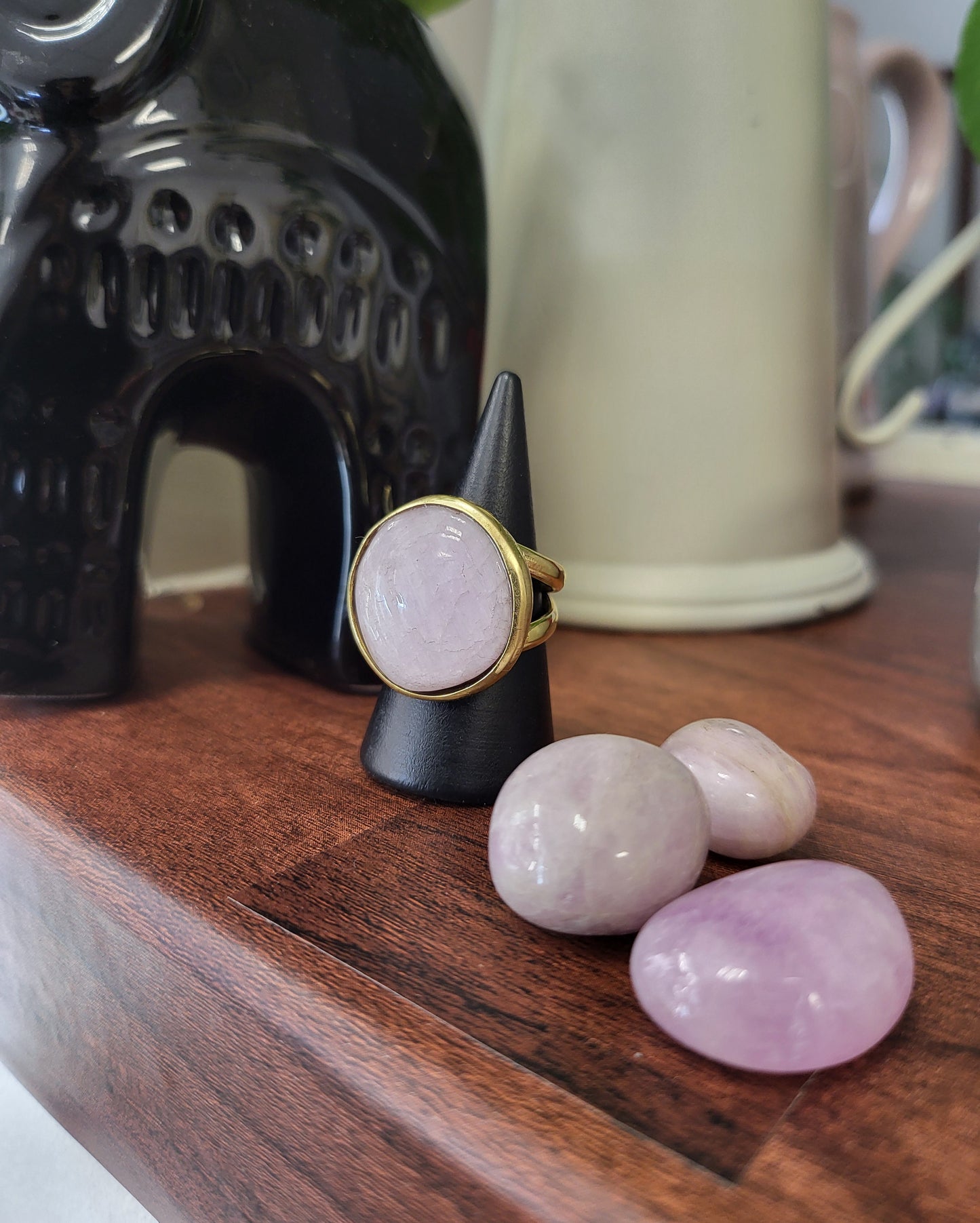Anello regolabile Kunzite e ottone