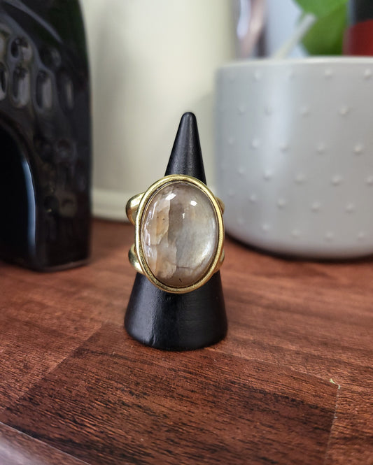 Anello regolabile Pietra di Luna e ottone